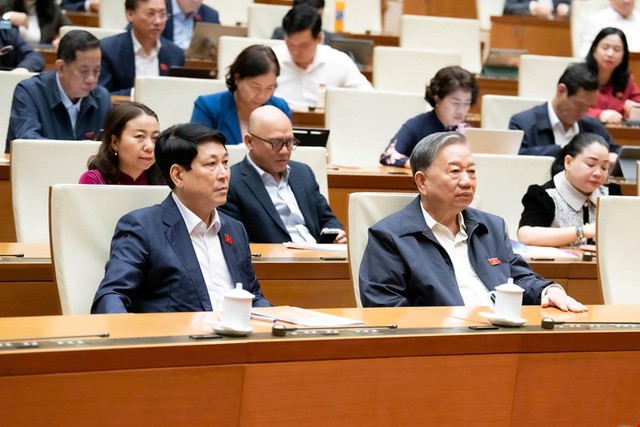 Đại biểu Quốc hội đề nghị miễn đối ứng với các xã nghèo, vùng thường xuyên gặp thiên tai- Ảnh 1. Đại biểu Quốc hội đề nghị miễn đối ứng với các xã nghèo, vùng thường xuyên gặp thiên tai- Ảnh 1.