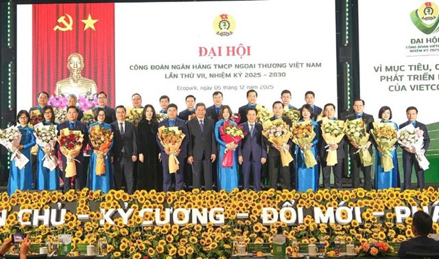 Công đoàn Vietcombank đồng hành cùng đoàn viên, người lao động xây dựng ngân hàng phát triển bền vững- Ảnh 1.