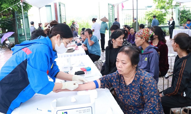 Miễn viện phí toàn dân: Lo vướng mắc khi áp dụng ở vùng sâu, vùng xa và cơ sở y tế tư nhân- Ảnh 2. Miễn viện phí toàn dân: Lo vướng mắc khi áp dụng ở vùng sâu, vùng xa và cơ sở y tế tư nhân- Ảnh 2.