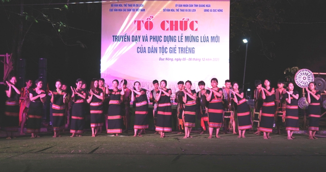 Dấu ấn phụ nữ Giẻ Triêng trong giữ gìn văn hóa truyền thống- Ảnh 7. Dấu ấn phụ nữ Giẻ Triêng trong giữ gìn văn hóa truyền thống- Ảnh 7.