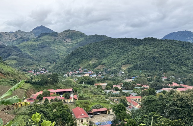 Những người “truyền lửa” thoát nghèo ở Mường Mùn- Ảnh 1.