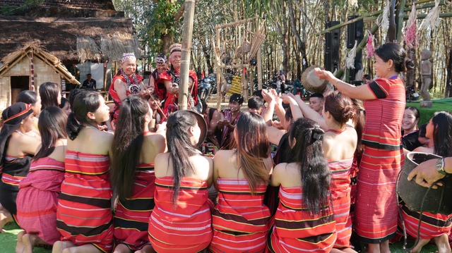 Bảo tồn văn hóa truyền thống của đồng bào Giẻ Triêng gắn với phát triển du lịch cộng đồng- Ảnh 1. Bảo tồn văn hóa truyền thống của đồng bào Giẻ Triêng gắn với phát triển du lịch cộng đồng- Ảnh 1.