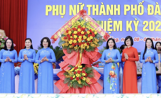 Phụ nữ Đà Nẵng phải là "nhạc trưởng văn hóa" trong gia đình và cộng đồng- Ảnh 8. Phụ nữ Đà Nẵng phải là "nhạc trưởng văn hóa" trong gia đình và cộng đồng- Ảnh 8.