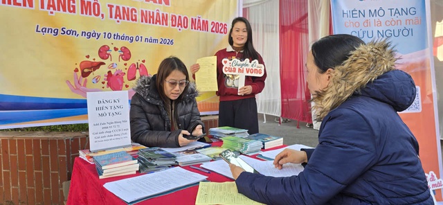 Đông đảo phụ nữ Lạng Sơn hiến máu tình nguyện tại "Lễ hội xuân hồng 2026"- Ảnh 7.