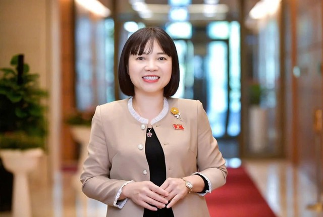 Đại biểu Nguyễn Thị Việt Nga (Đoàn ĐBQH TP Hải Phòng)