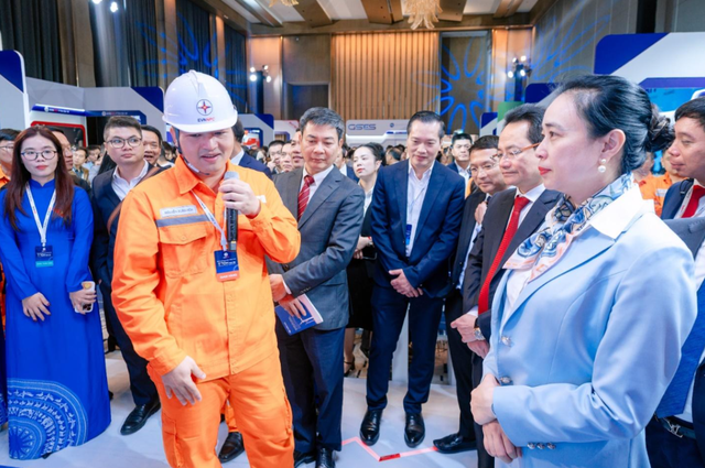 EVNNPC gắn đổi mới sáng tạo với hiệu quả sản xuất kinh doanh để cung cấp điện an toàn và bền vững- Ảnh 4. EVNNPC gắn đổi mới sáng tạo với hiệu quả sản xuất kinh doanh để cung cấp điện an toàn và bền vững- Ảnh 4.