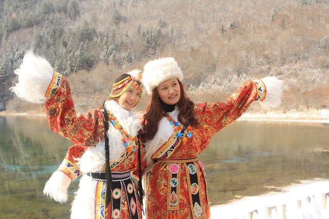 Cảnh sắc siêu thực ở Cửu Trại Câu mùa tuyết trắng- Ảnh 12.