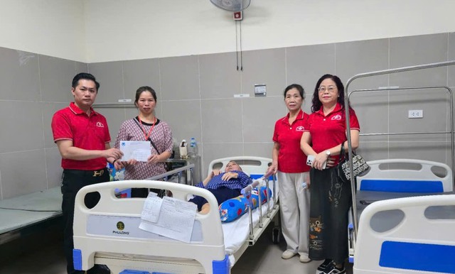 "Bún chay yêu thương" giúp đỡ phụ nữ, trẻ em hoàn cảnh đặc biệt - Ảnh 5.