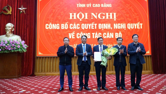 Tỉnh Cao Bằng điều động, bổ nhiệm nhiều lãnh đạo chủ chốt - Ảnh 1.