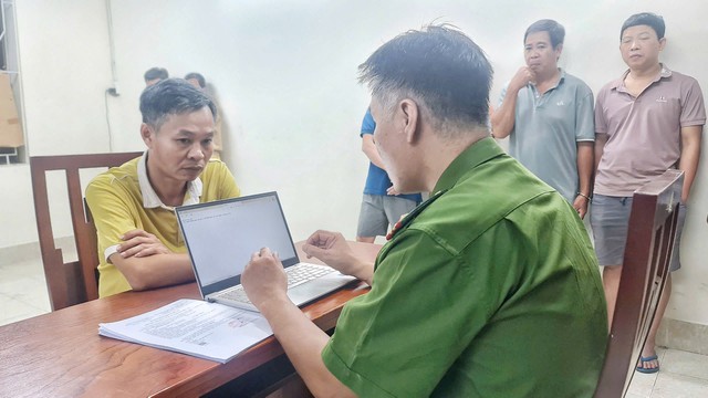 TPHCM: Triệt xóa đường dây mua bán, tàng trữ vũ khí quân dụng quy mô lớn- Ảnh 2.