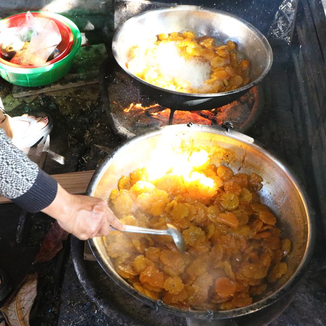 Những phụ nữ giữ nhịp Tết ở "thủ phủ quất lớn nhất miền Trung"- Ảnh 7.