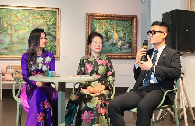 Các diễn giả tham gia talkshow "Áo dài và hội họa"