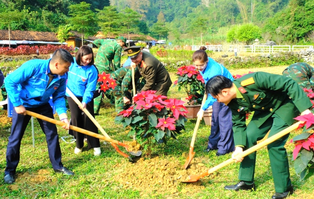 Chuỗi hoạt động an sinh xã hội, bảo vệ môi trường của tuổi trẻ Cao Bằng- Ảnh 4.