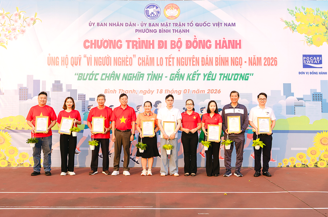 TPHCM: Gần 1,7 tỷ đồng từ chương trình đi bộ chăm lo Tết cho người yếu thế- Ảnh 5.