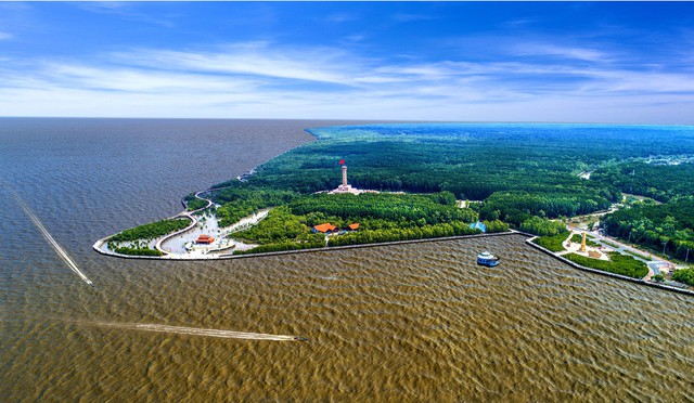 Huy động nguồn lực, khai thác lợi thế đưa Cà Mau phát triển nhanh, bền vững trong kỷ nguyên mới- Ảnh 1.