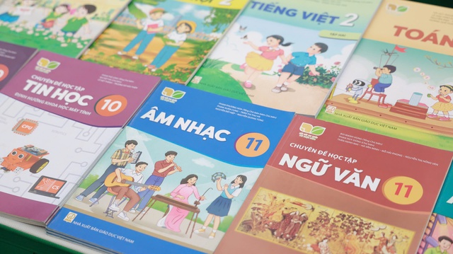 Đại biểu Quốc hội lo thiếu công bằng khi dùng chung bộ sách "Kết nối tri thức với cuộc sống"- Ảnh 2.