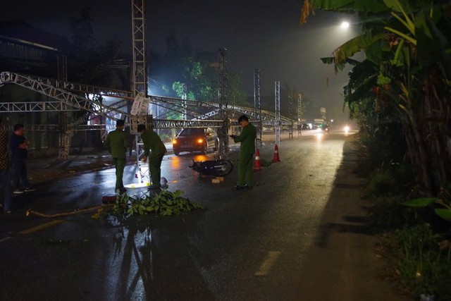 Khởi tố người đàn ông dựng rạp cưới chiếm lòng đường gây tai nạn chết người- Ảnh 1.