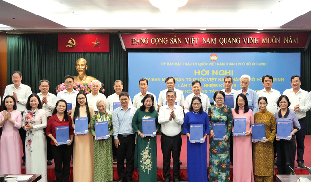 MTTQ Việt Nam TPHCM triển khai nhiều nhiệm vụ quan trọng, ra mắt 8 hội đồng tư vấn chiến lược- Ảnh 5.