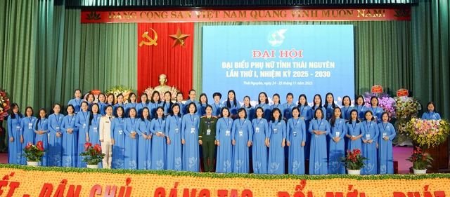 Nâng cao vị thế và bản lĩnh chính trị của cán bộ nữ Thái Nguyên- Ảnh 5.