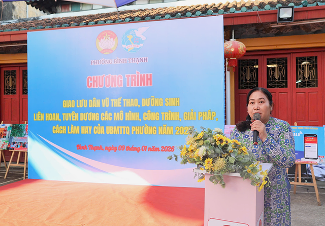 TPHCM: "Tiếp lửa" phong trào phụ nữ Bình Thạnh qua ngày hội dân vũ và triển lãm mô hình sáng tạo- Ảnh 8. TPHCM: "Tiếp lửa" phong trào phụ nữ Bình Thạnh qua ngày hội dân vũ và triển lãm mô hình sáng tạo- Ảnh 8.