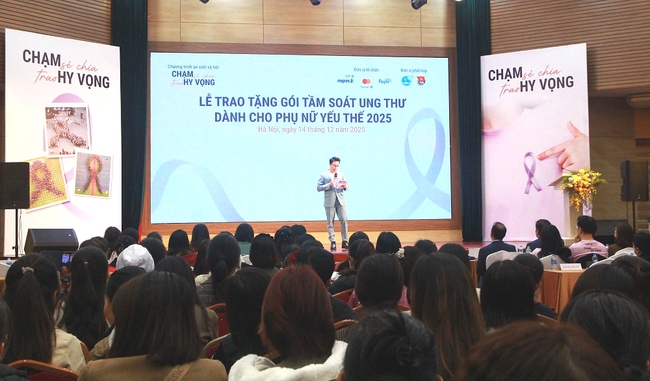 "Chạm sẻ chia, Trao hy vọng": Tầm soát ung thư miễn phí cho 2.010 phụ nữ yếu thế- Ảnh 4.