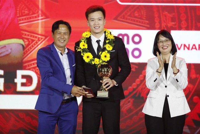 Nguyễn Thị Bích Thùy và Nguyễn Hoàng Đức đoạt giải Quả bóng Vàng Việt Nam 2025- Ảnh 1.