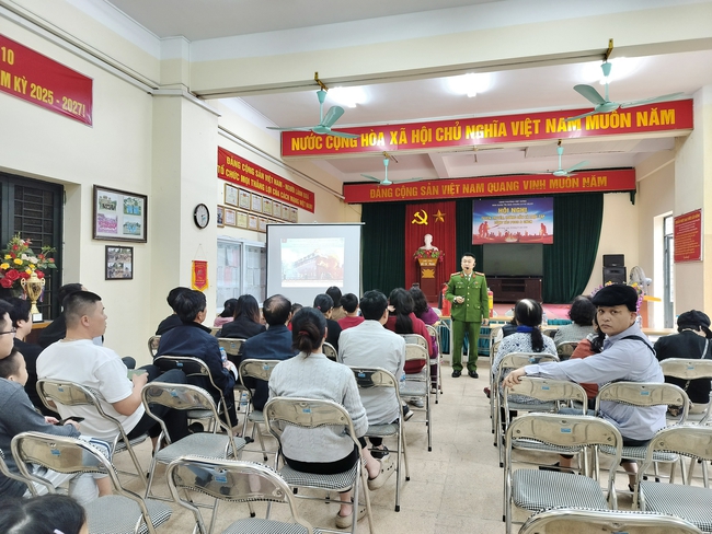 Trang bị kỹ năng phòng cháy, cứu hộ cho cư dân Khu đô thị Việt Hưng- Ảnh 1.