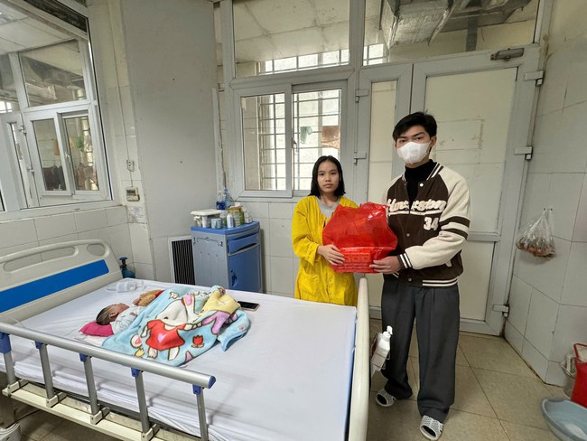 Báo Phụ nữ Việt Nam và thí sinh MC Nhí mang "Tết ấm" đến với bệnh nhi nghèo ở Thanh Hóa- Ảnh 14.