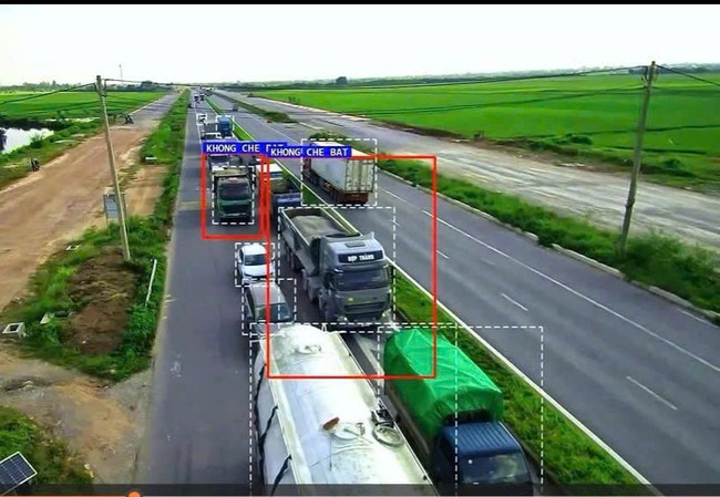 Công an Hưng Yên trình diễn UAV phục vụ tuần tra, giám sát giao thông- Ảnh 3.