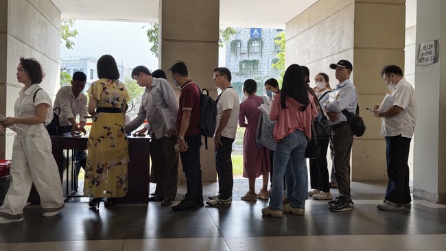 Vụ Mr Pips: Mất hơn 8 tỷ đồng, người mẹ tìm lại lý do sống nhờ tiếng khóc của con trai- Ảnh 1.