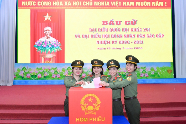 Hoàn thành bỏ phiếu bầu cử đại biểu Quốc hội khóa XVI và đại biểu HĐND các cấp- Ảnh 1.