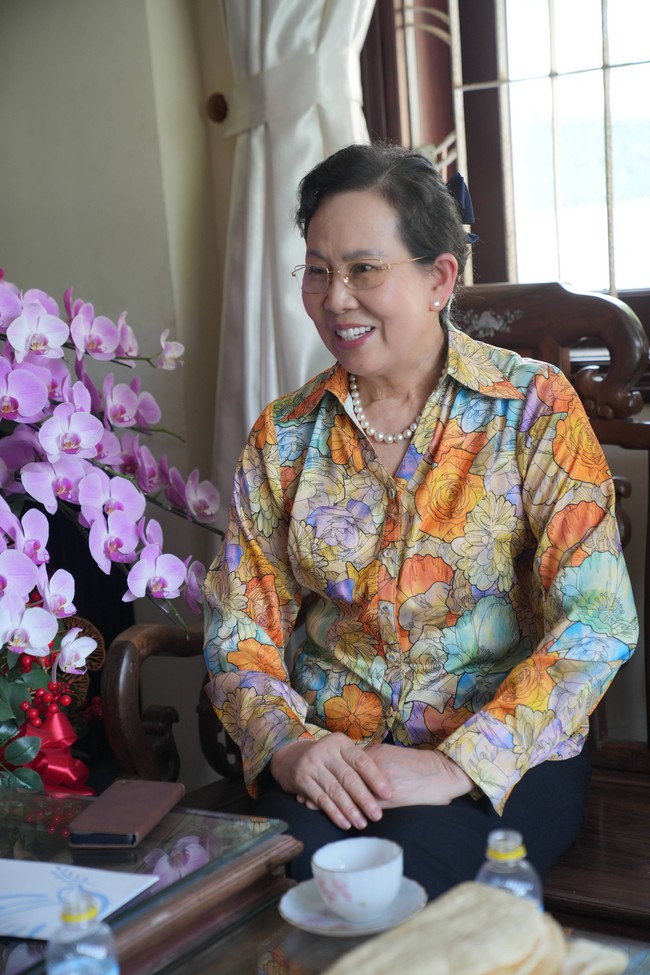 Chủ tịch Hội LHPN Việt Nam Lê Thị Thủy thăm hỏi, tri ân các đồng chí nguyên lãnh đạo Hội- Ảnh 1.