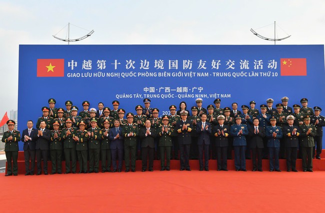 Đoàn đại biểu Bộ Quốc phòng Việt Nam tham gia các hoạt động giao lưu hữu nghị quốc phòng biên giới tại Trung Quốc- Ảnh 2.