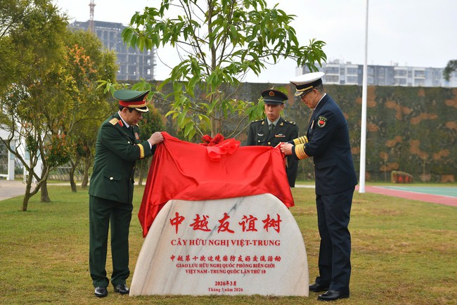 Đoàn đại biểu Bộ Quốc phòng Việt Nam tham gia các hoạt động giao lưu hữu nghị quốc phòng biên giới tại Trung Quốc- Ảnh 3.