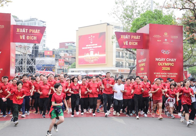Hơn 15.000 người tham gia Ngày chạy Olympic "Vì sức khỏe toàn dân - Vì an ninh Tổ quốc"- Ảnh 3.