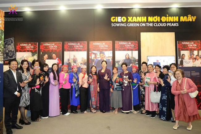 "Gieo xanh nơi đỉnh mây": Tôn vinh vai trò phụ nữ vùng cao trong phát triển bền vững- Ảnh 2.