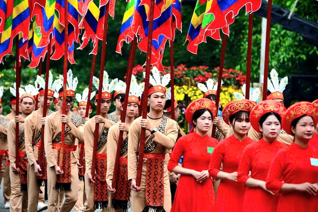 Tổng Bí thư, Chủ tịch nước Tô Lâm dâng hương Giỗ Tổ Hùng Vương- Ảnh 2.