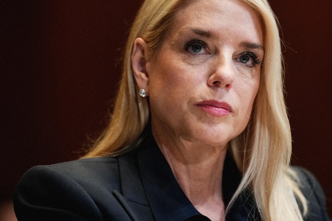 Nữ Bộ trưởng Tư pháp Mỹ bị sa thải vì cách xử lý hồ sơ tội phạm tình dục- Ảnh 2.