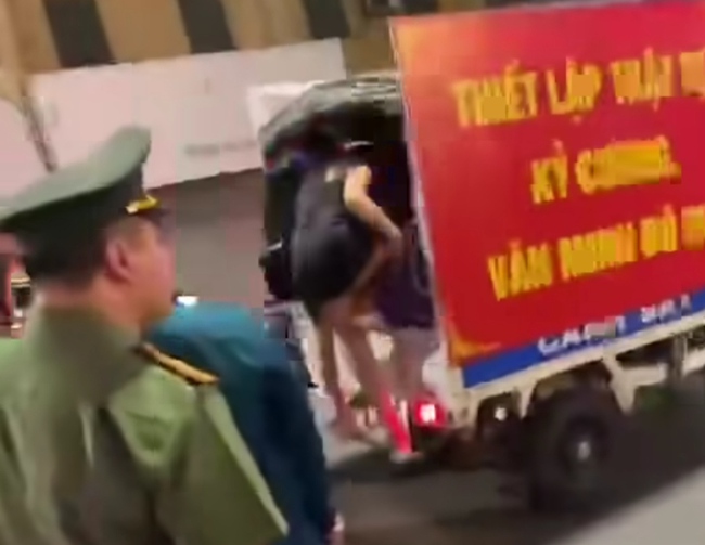 Hà Nội xác minh vụ cô gái bị đánh gục trong đêm trên phố Huế- Ảnh 2.