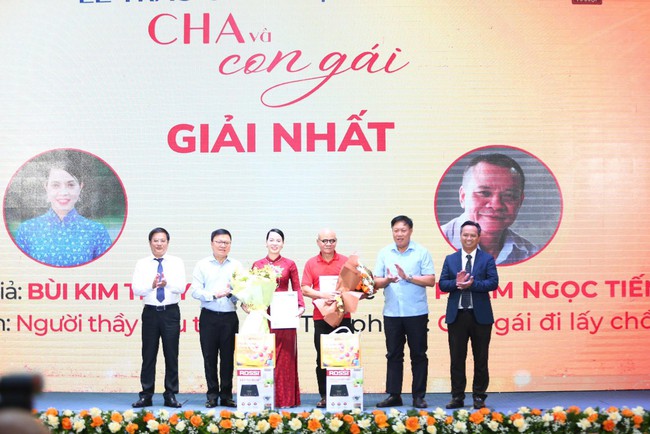 2 tác giả cùng đoạt giải Nhất cuộc thi “Cha và Con gái”- Ảnh 2.