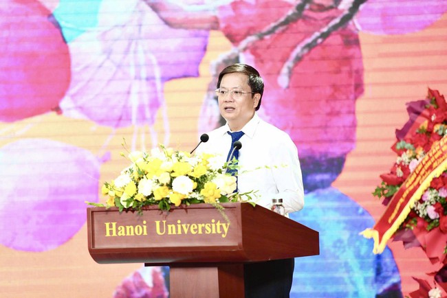 2 tác giả cùng đoạt giải Nhất cuộc thi “Cha và Con gái”- Ảnh 1.