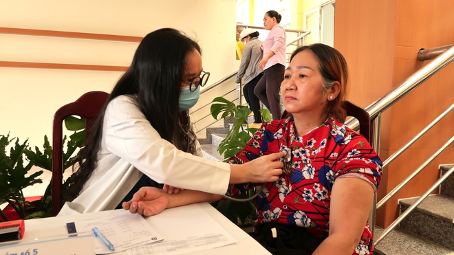 TPHCM: Tặng thẻ bảo hiểm y tế và quà Tết cho người có hoàn cảnh khó khăn- Ảnh 5.