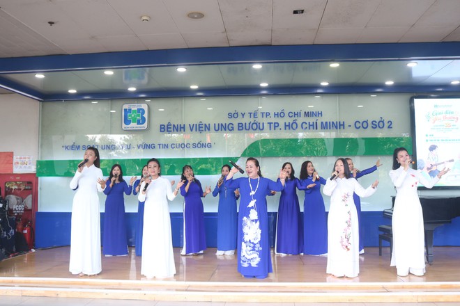 “Giai điệu yêu thương” tiếp sức bệnh nhân ung thư - Ảnh 5.