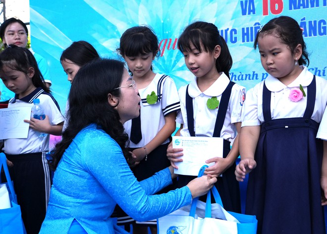 TPHCM ra quân "Tháng cùng phụ nữ hành động" với nhiều hoạt động chăm lo phụ nữ, trẻ em- Ảnh 8.
