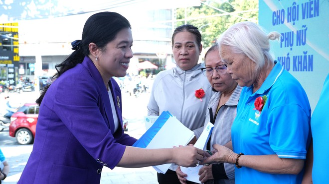 TPHCM ra quân "Tháng cùng phụ nữ hành động" với nhiều hoạt động chăm lo phụ nữ, trẻ em- Ảnh 7.