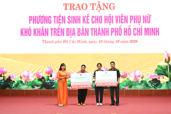 Phụ nữ lực lượng vũ trang TPHCM: Thi đua gắn với nghĩa tình - Ảnh 12.
