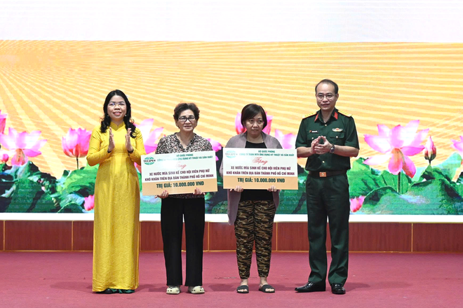 Phụ nữ lực lượng vũ trang TPHCM: Thi đua gắn với nghĩa tình - Ảnh 11.