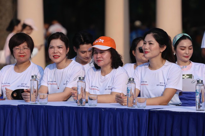 Tưng bừng khai mạc Giải "Phụ nữ chạy vì môi trường không khói thuốc và tương lai xanh" 2026- Ảnh 4.