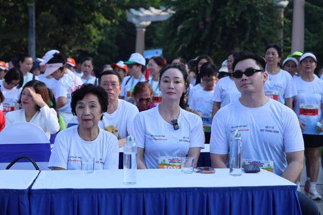 Tưng bừng khai mạc Giải "Phụ nữ chạy vì môi trường không khói thuốc và tương lai xanh" 2026- Ảnh 2.