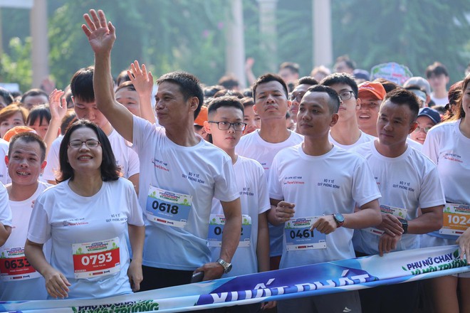 Tưng bừng khai mạc Giải "Phụ nữ chạy vì môi trường không khói thuốc và tương lai xanh" 2026- Ảnh 11.